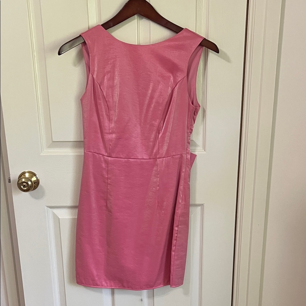 Elegant Pink Sleeveless Dress